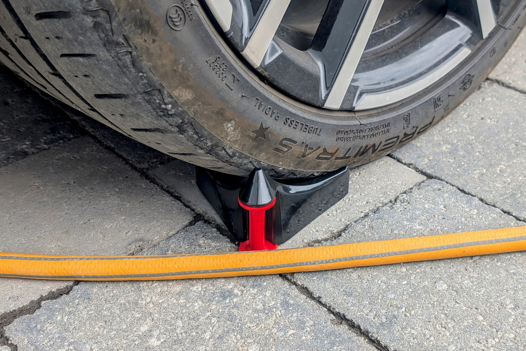 Car Tyre Hose Guides